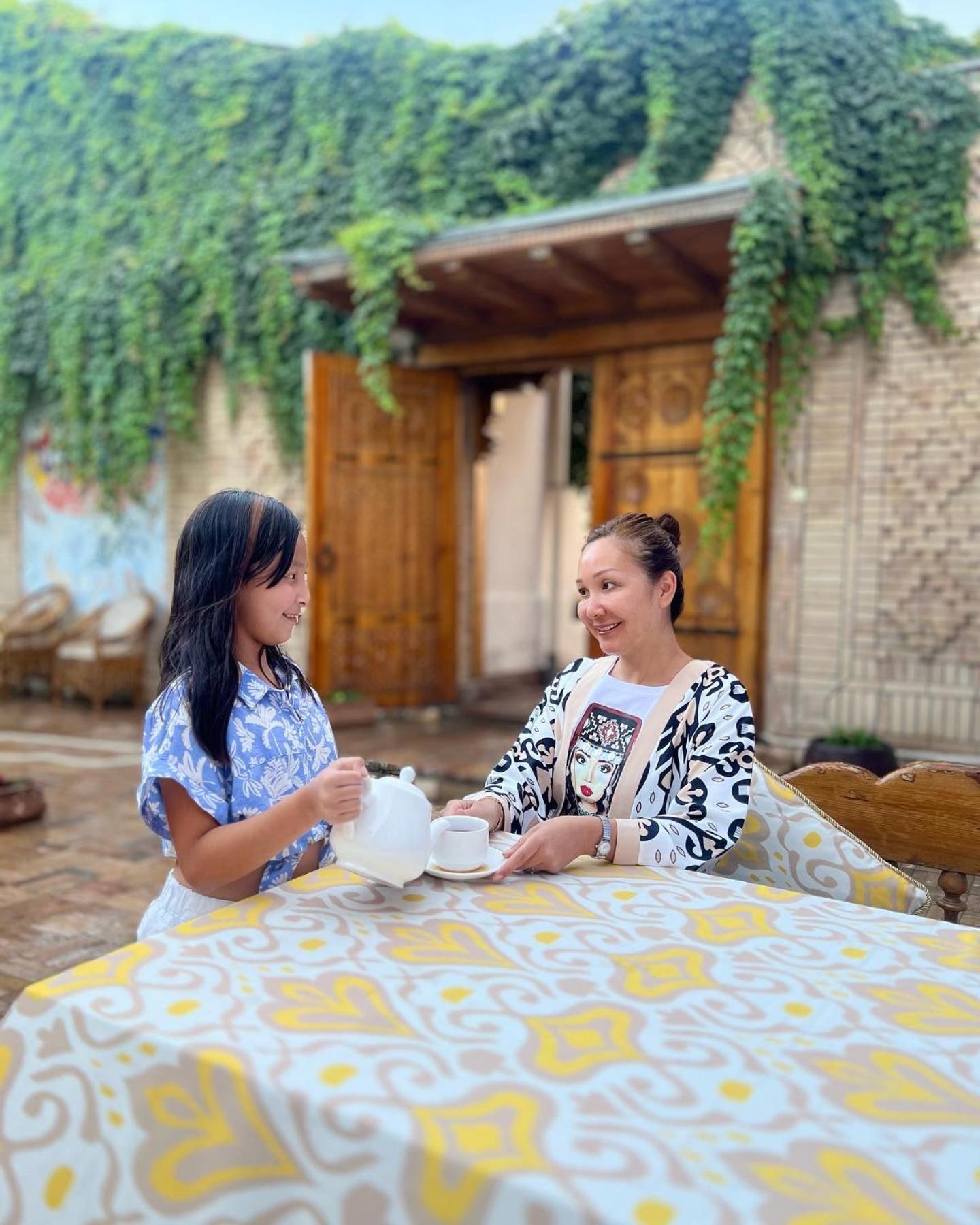 Hotel Caravan Serail Samarkand Esterno foto