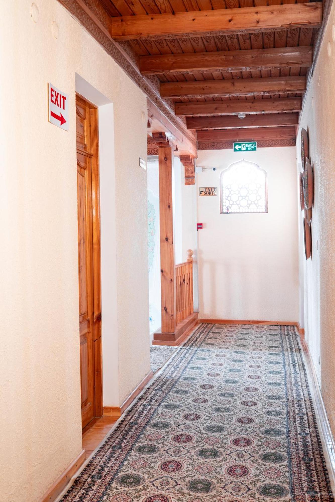 Hotel Caravan Serail Samarkand Esterno foto