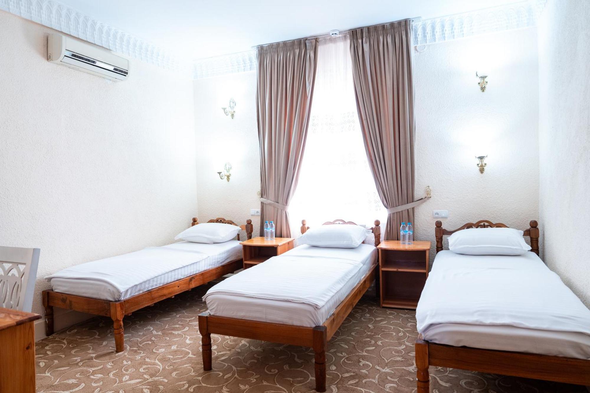 Hotel Caravan Serail Samarkand Esterno foto