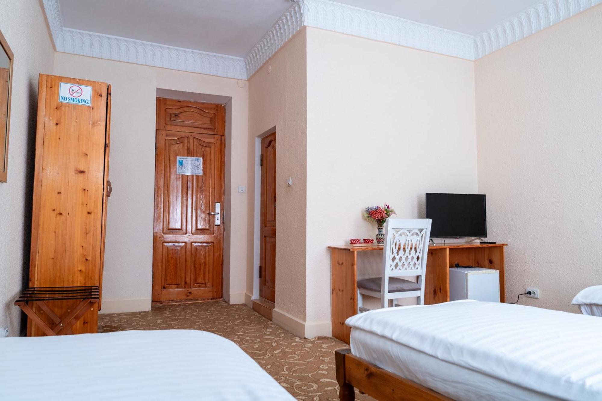 Hotel Caravan Serail Samarkand Esterno foto