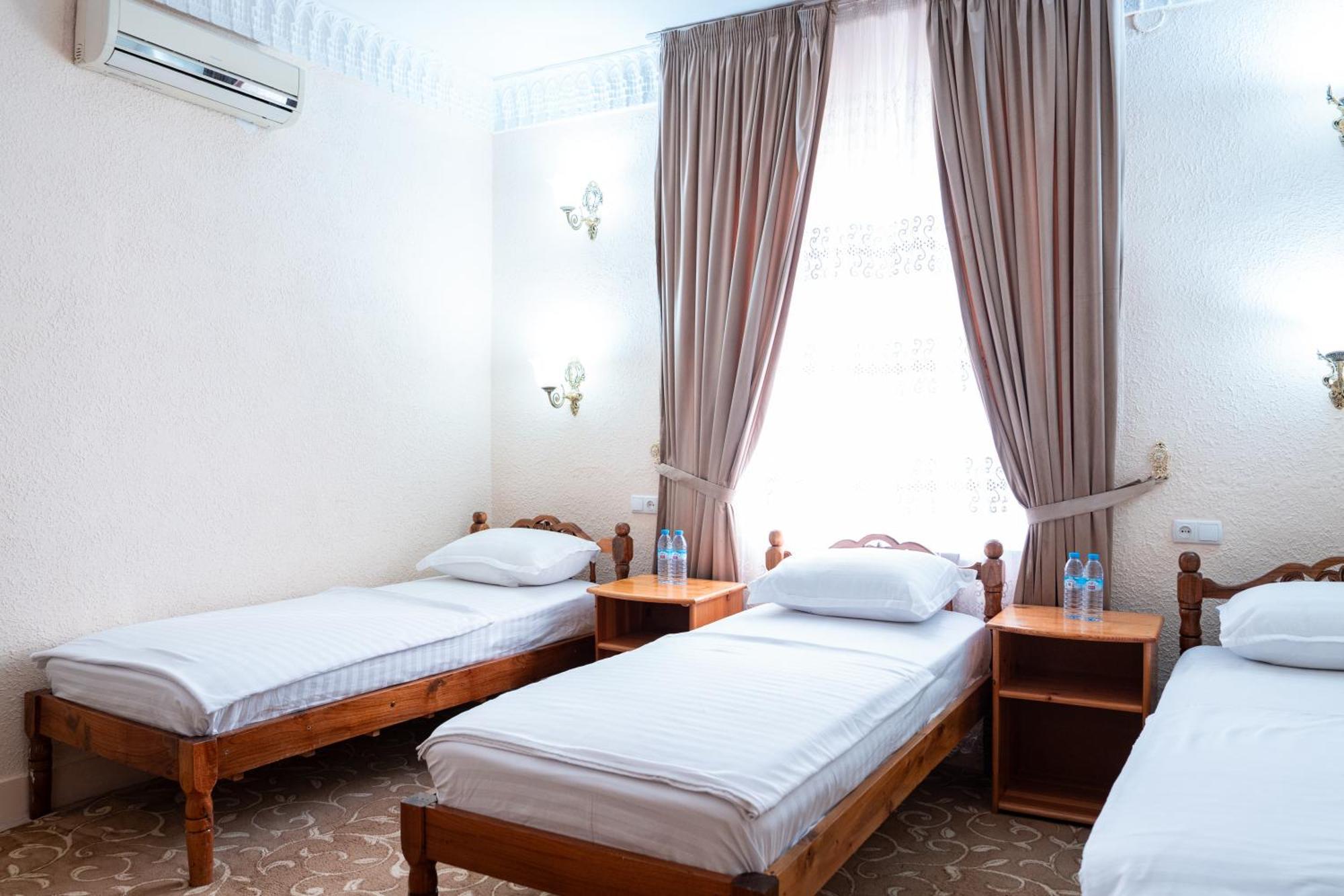 Hotel Caravan Serail Samarkand Esterno foto